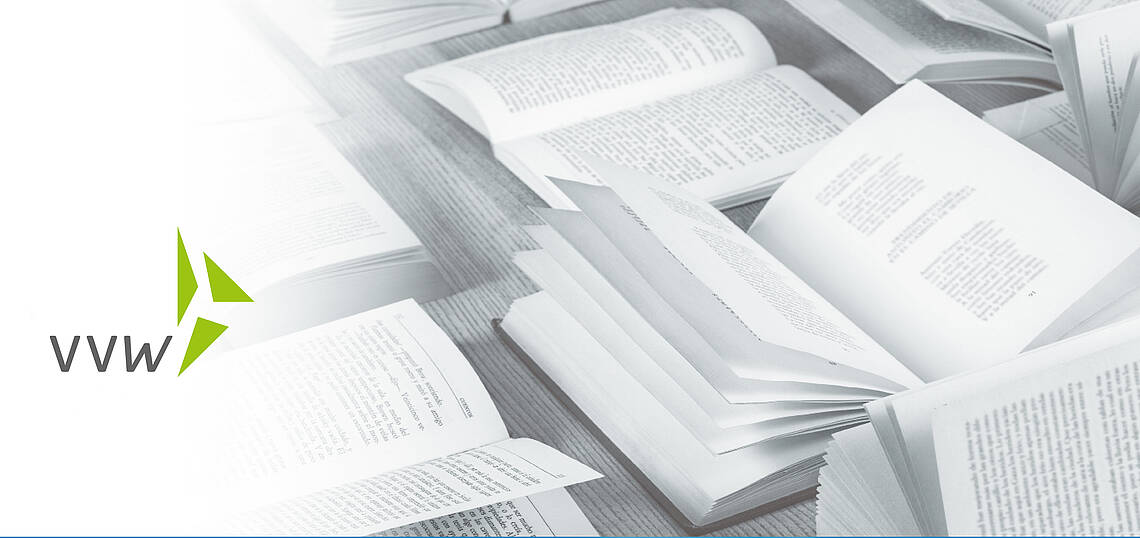 Viele aufgeschlagene Bücher