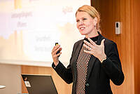 Dr. Julia Banzhaf-Strathmann - Referentin