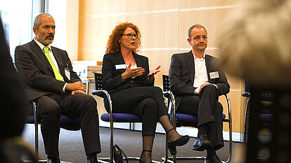 Diskussionsrunde im World-Café