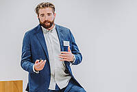 Philip Dewey - Referent